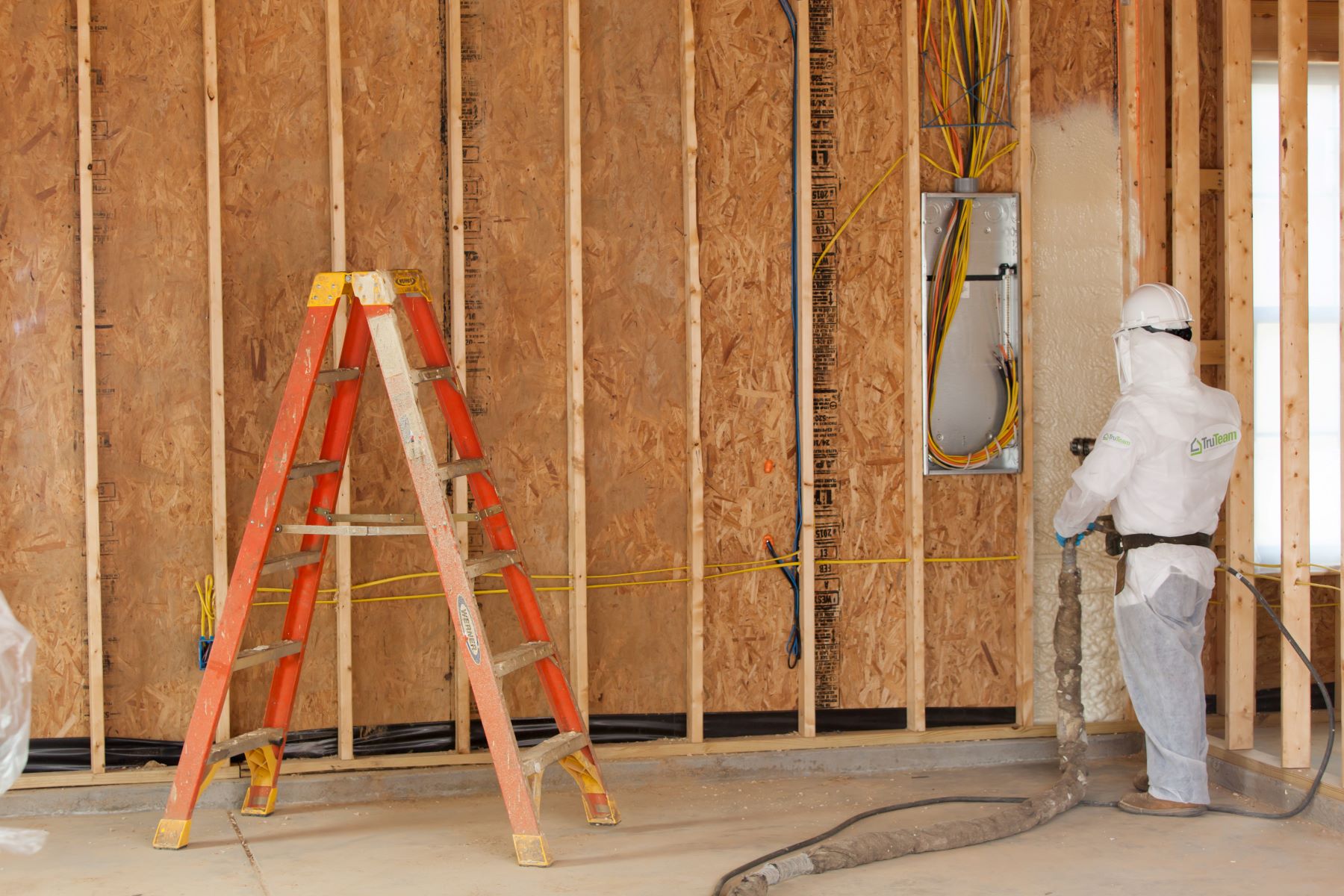 Finding Trustworthy Spray Foam Contractors Nearby